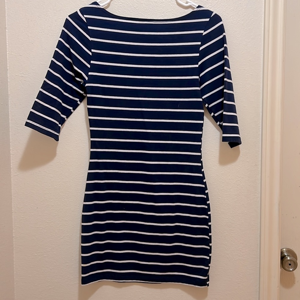 Dress - Picture 4 of 5